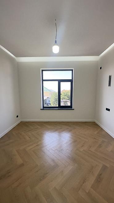 Продажа коттеджей и домов: 5 и более комнат, 280 м², 4 соток, Бишкек, Риэлтор — 25