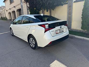 gen 2: Toyota Prius: 2019 г., 1.8 л, Гибрид, Лифтбек — 5