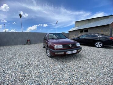 авто венто: Volkswagen Vento: 1992 г., 2 л, Механика, Газ, Седан