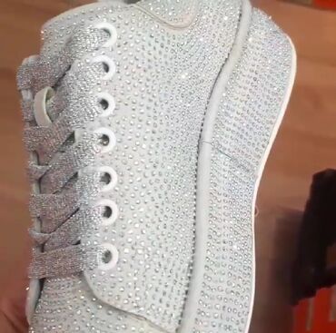 Women's Sneakers and athletic shoes: Alexander McQueen, 38, bоја - Bela — 3