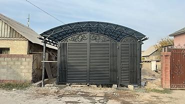 Распашные ворота: Металлические распашные ворота с калиткой (модульные панели) - — 120