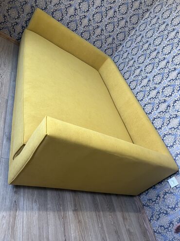 диван односпальная: Спальный гарнитур, Односпальная кровать, цвет - Золотой, Новый