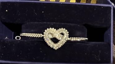 Личные вещи: В комплекте: Браслет, Колье, Кольцо, Swarovski — 5