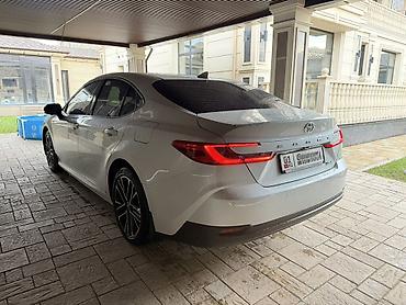 Транспорт: Toyota Camry: 2025 г., 2.5 л, Вариатор, Гибрид, Седан — 5