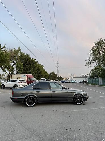 BMW: BMW 5 series: 1989 г., 3 л, Механика, Бензин, Седан — 5