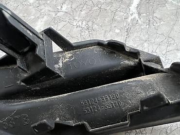 Бампер и комплектующие: Накладка на бампер Toyota, Б/у, Оригинал — 9