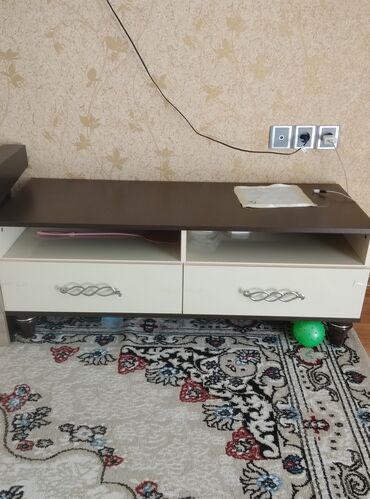 taxtadan: Yeni, Düz TV altlığı, Polkalı, Taxtalı