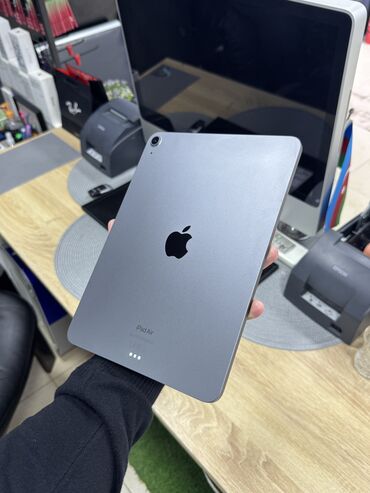 air frier: Apple IPad Air 5 / 2022 / M1 Chip / 64GB Ipad ideal veziyyetdedi