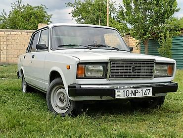 VAZ (LADA): VAZ 2107 sedan - Kuzov: klassik, ağ rəng - Ön hissə: xrom radiator — 1