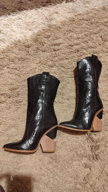 spicaste baletanke: Ankle boots, DeeZee, 36