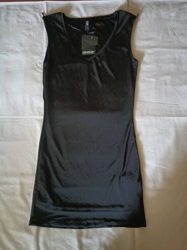rolka haljine: Mala crna haljina brenda 1982, sa etiketom, postavljena, S veličine