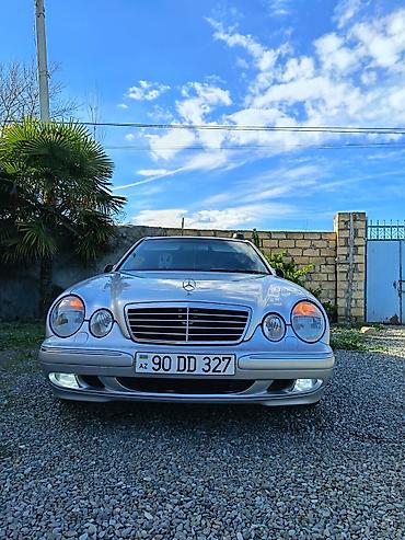 Mercedes-Benz: Mercedes-Benz E 320: 3.2 l | 2000 il Sedan — 1
