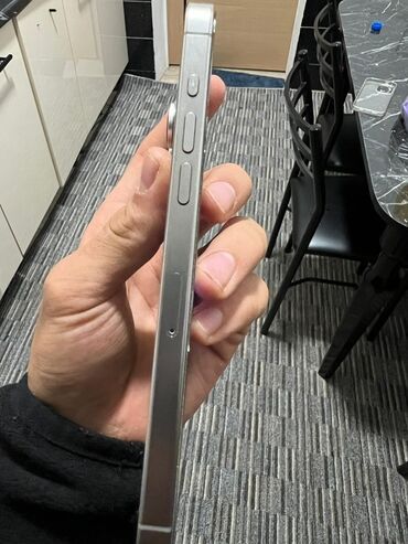 продаю айфон 15 про макс: IPhone 15 Pro Max, Колдонулган, 256 ГБ, Күмүш, Каптама, 88 %