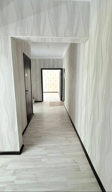 тоголок молдо фрунзе: 2 комнаты, 52 м², 106 серия, 2 этаж, Евроремонт