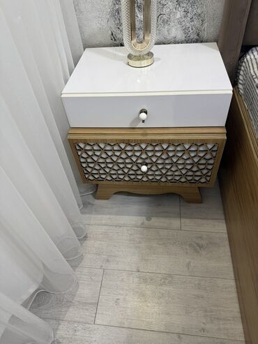 Yataq otağı dəstləri: 2 təknəfərlik çarpayı, İşlənmiş — 1