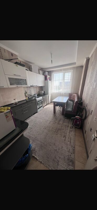 Продажа квартир: 1 комната, 35 м², Общежитие и гостиничного типа, 4 этаж, Старый ремонт