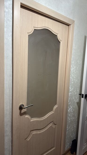 стаканы со льдом: Межкомнатная дверь со стеклом, МДФ, цвет - Бежевый, Б/у