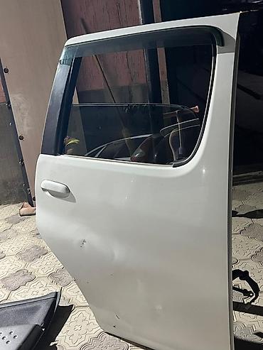 Дверь Задняя правая Toyota, Б/у at lalafo.kg Дверь Задняя правая Toyota, Б/у