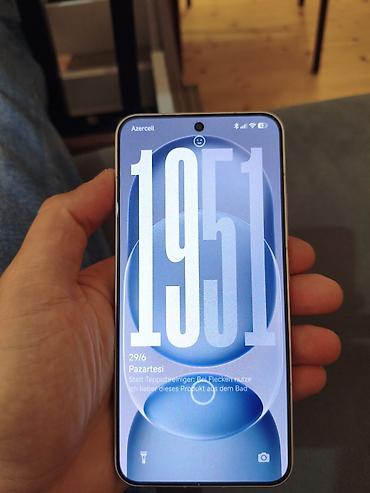 google pixel 6: Cızıq yoxdu ustada olmayıb zaryaktka əla saxlayır qutu adapter var — 6