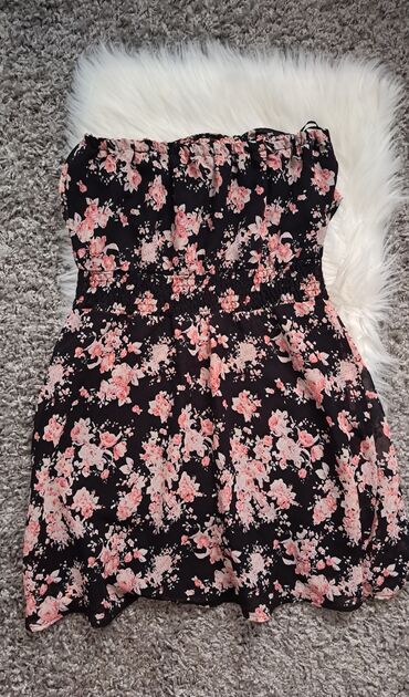 haljine za plazu waikiki: Cvetna haljinica univerzalna velicinaa
mogucnost slanja kao cc paket
