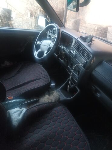 Volkswagen: Volkswagen Golf: 1995 г., 1.8 л, Механика, Бензин, Хэтчбэк — 6