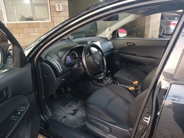 Hyundai: Hyundai i30: 1.4 l | 2009 il Hetçbek — 23