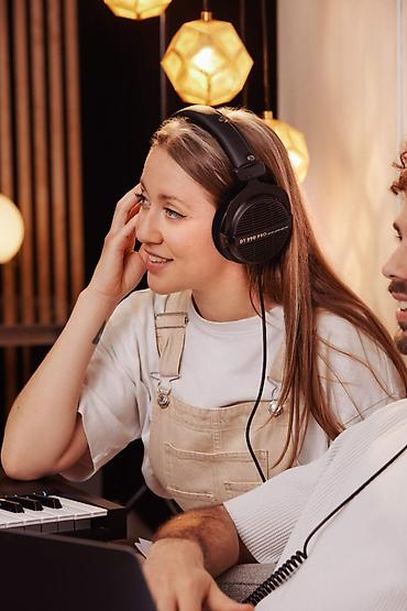 black: Б/У, состояние идеальное. Торг возможен! Beyerdynamic DT 990 Pro Black — 4