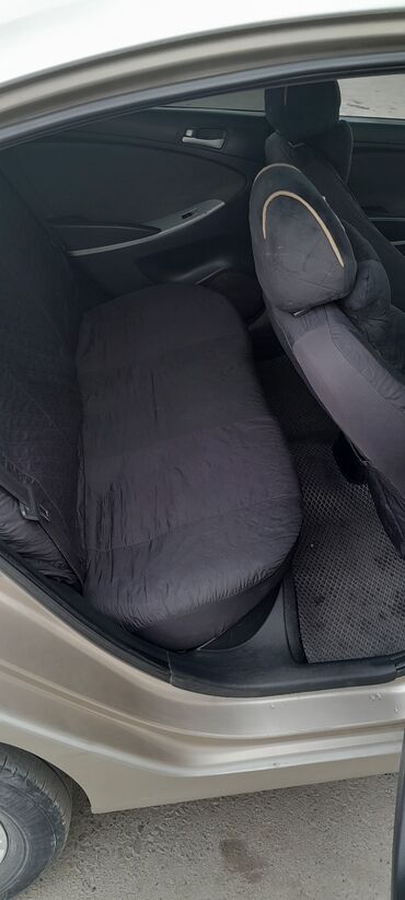 Hyundai: Hyundai Solaris: 2013 г., 1.6 л, Механика, Бензин, Седан — 5