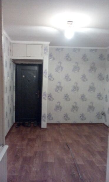 дом ново покровке: 1 бөлмө, 16 кв. м, Жатакана жана мейманкана түрүндө, 5 кабат, Косметикалык ремонт