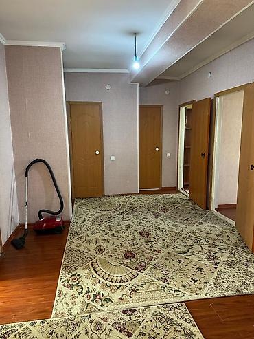o store: 3 комнаты, Ошский мкр., Собственник, Парам без детей, от 6 месяцев, С мебелью полностью — 2