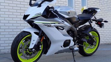 Motorcycles & Scooters: Πώληση Yamaha YZF R6 2017
selling Yamaha YZF R6 2017