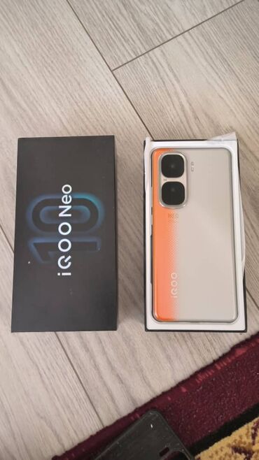 купить быструю зарядку для телефона: Смартфон iQOO Neo 10 в комплекте с оригинальной коробкой. Устройство