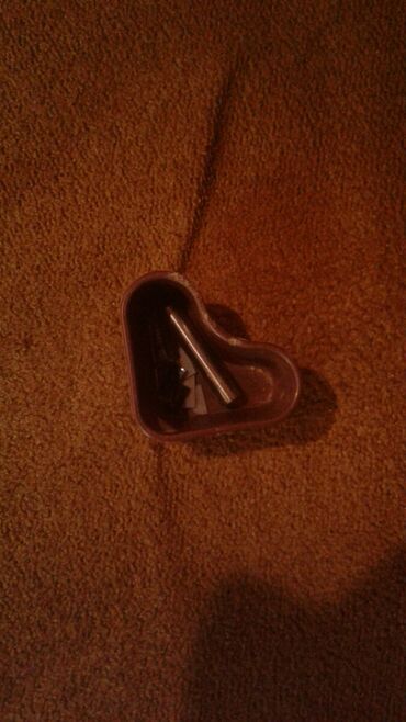 Su və yem qabları: Heyvanlar ucun aksesuarlar satilir Qushlar ve dovsanlar ucun Yem qabi -da lalafo.az — 6 Su və yem qabları: Heyvanlar ucun aksesuarlar satilir Qushlar ve dovsanlar ucun Yem qabi — 6