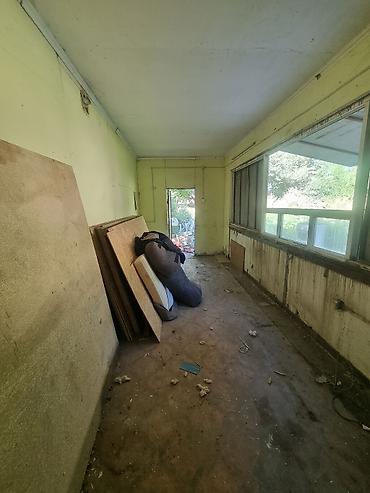 возьму в аренду кафе: Металлический вагончик/контейнер с окном и откидным киоск‑окном - — 5