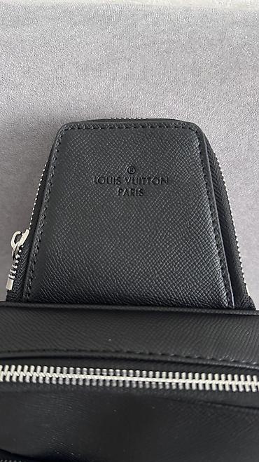 Другие сумки: Сумка-слинг Louis Vuitton Paris в черном цвете. Компактная — 2