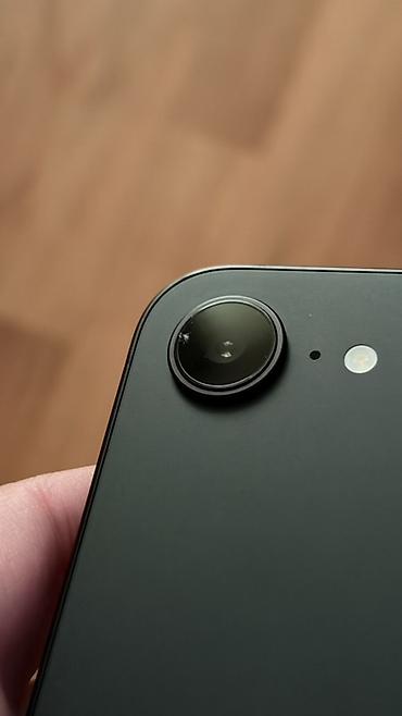 12 iphone: IPhone 16e, 128 GB, Qara — 3