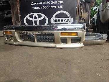 r50: Бампер Nissan, Б/у, Оригинал — 3