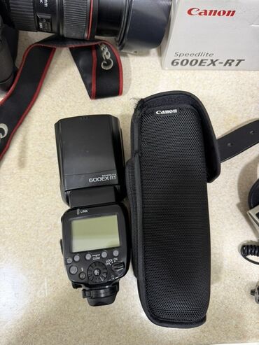 Fotokameralar: Canon DSLR fotoqrafiya dəsti Tərkib: - Canon peşəkar DSLR fotoaparat — 12