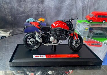 podarok lyubimomu na novyi god: Коллекционная модель Ducati Monster red black 2021 MAISTO Scale