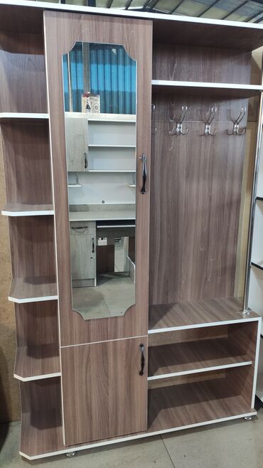 Шкафы-прихожие: Прихожка новая
прихожка
ширина 1.20
высота 1.90
глубина 30 — 9