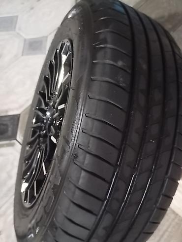 vaz disk: Məlumat: - 4 ədəd təkər diski və şin komplekti - Disklər çoxşaxəli — 8