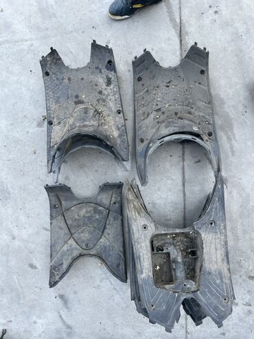 Скутеры: Различные оригинальные запчасти для скутеров Honda Dio и Suzuki. В — 8