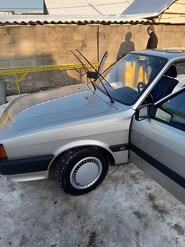Audi: Audi 80: 1986 г., 1.8 л, Механика, Бензин, Седан — 5