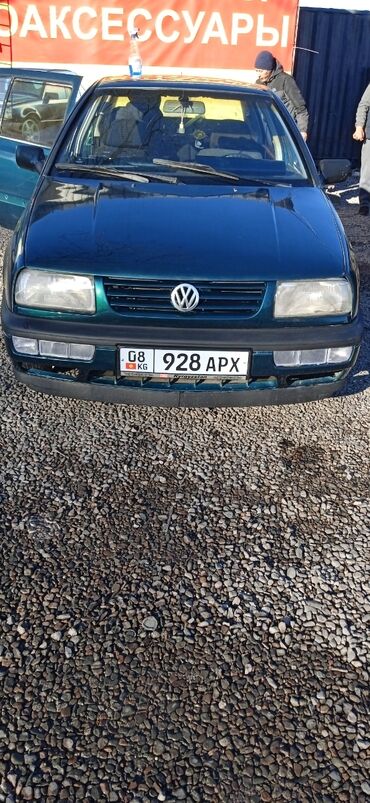 Volkswagen: Volkswagen Vento: 1996 г., 1.8 л, Механика, Бензин, Седан