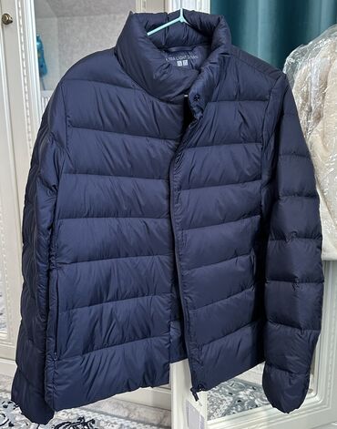 uniqlo куртки женские: Продаю ультралайт куртки от Юникло (Япония). Размеры: Л, ХЛ (маломерит
