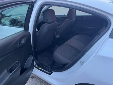 Chevrolet: Chevrolet Cruze: 1.4 l | 2018 il 190500 km Sedan — 8