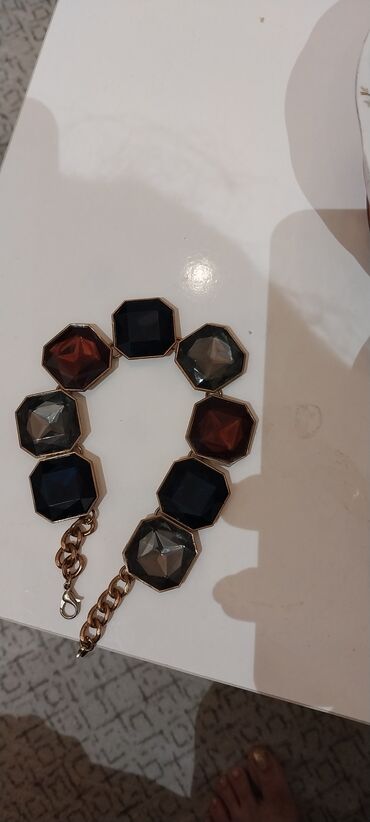 цена 1 карата бриллианта в баку: Qadın qolbağı – iri fasetli daşlarla - Dizayn: Səkkizguşəli (oktaqon)