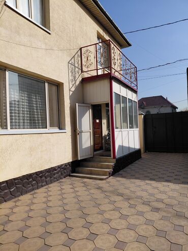 двухэтажный дом в бишкеке: 180 м², С мебелью