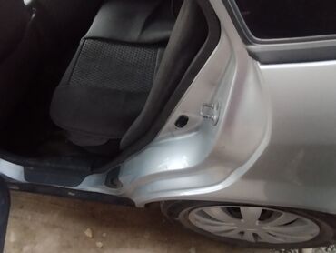 Mazda: Mazda 323: 1999 г., Хэтчбэк — 9