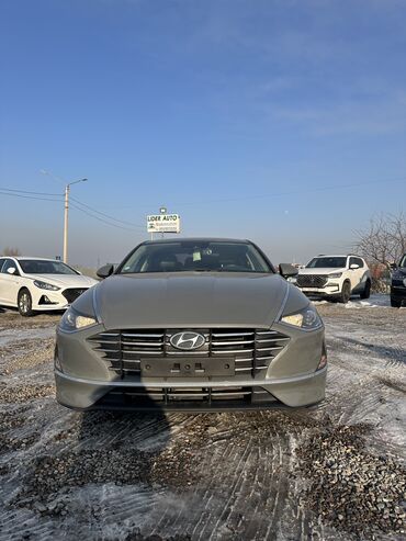 BMW: Hyundai Sonata: 2019 г., 2 л, Автомат, Газ, Седан